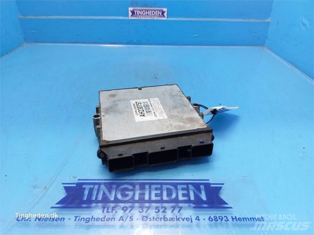 John Deere T660I Electronice