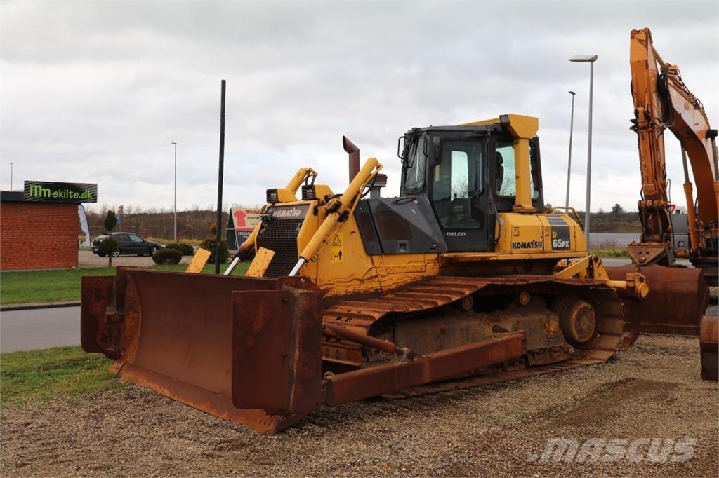 Komatsu D65PX-15 Buldozere pe senile