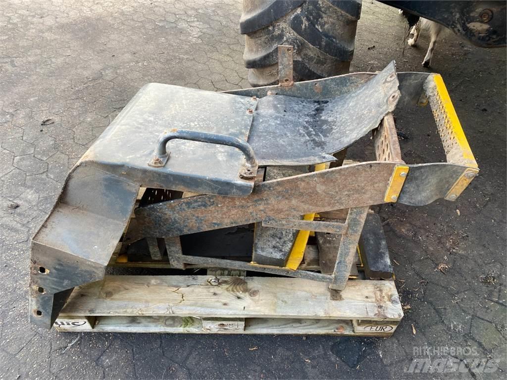 Komatsu WA270 Incarcator pe pneuri