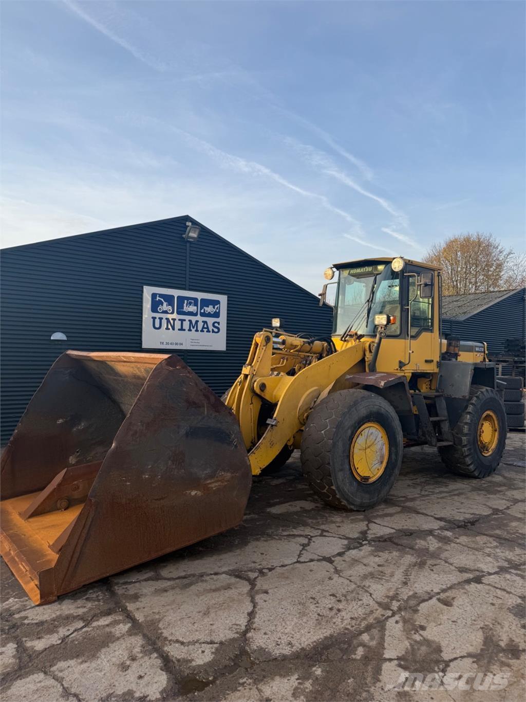 Komatsu WA270-3 Incarcator pe pneuri