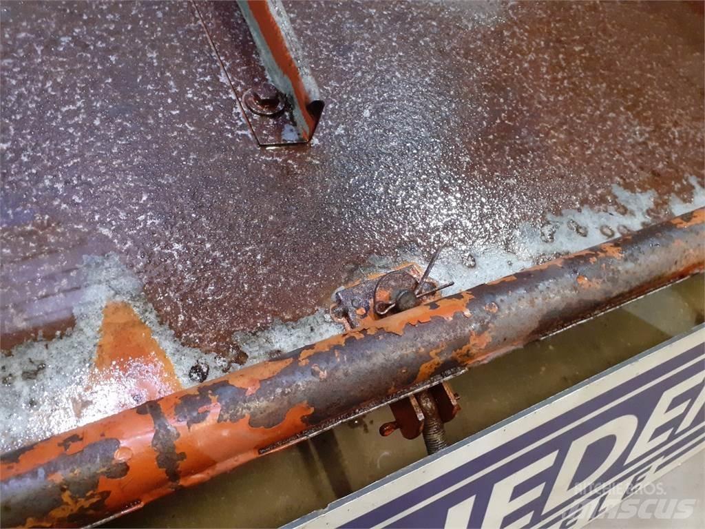Laverda 3650 Dispersare nisip si sare