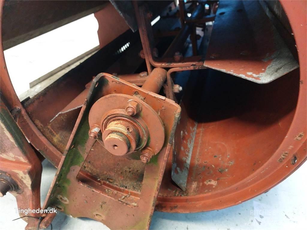 Laverda 627 Dispersare nisip si sare