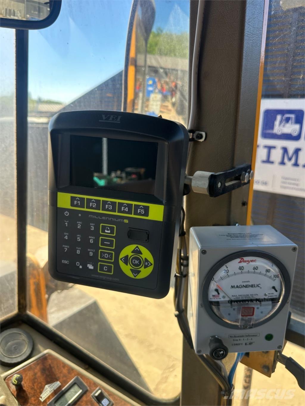 Ljungby L18 Incarcator pe pneuri