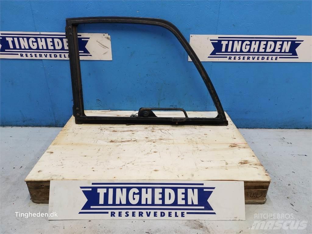 Manitou MT932 Cabine si interior