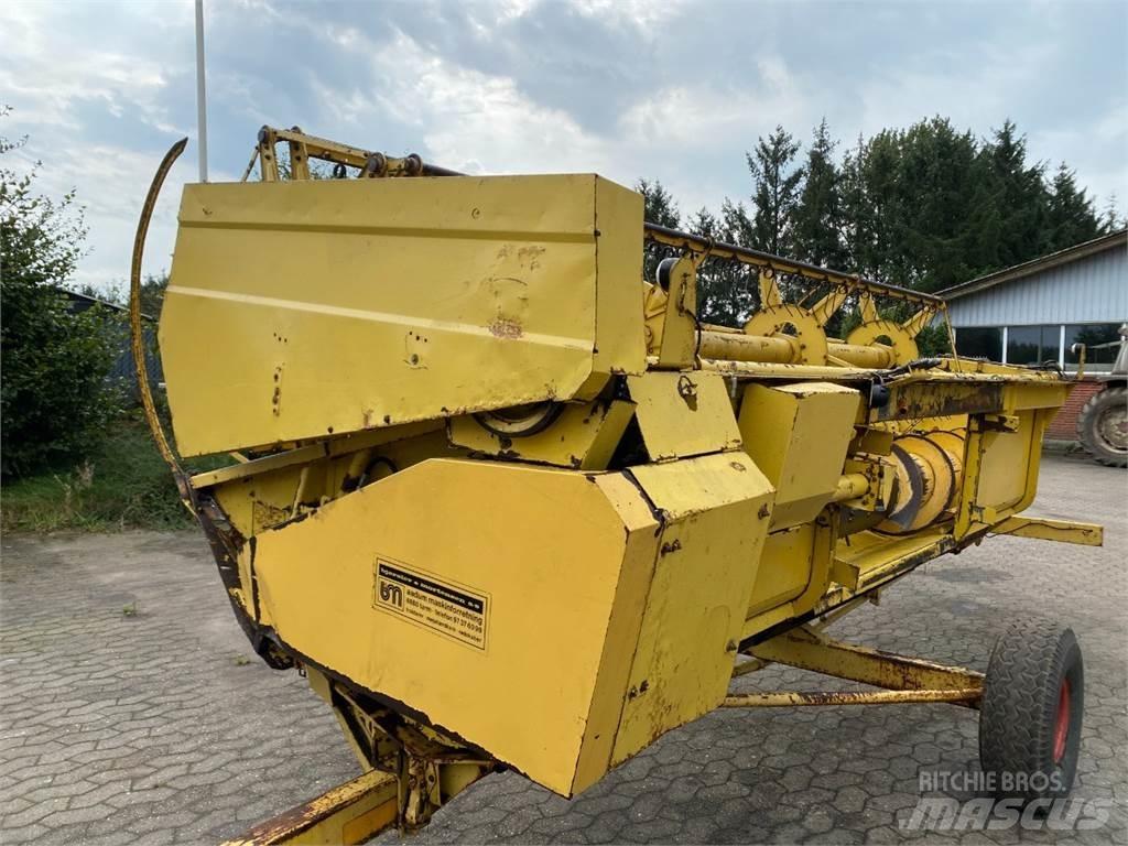 New Holland 15 Accesorii combine agricole