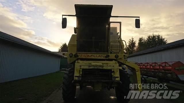 New Holland 1550 Combine de secerat