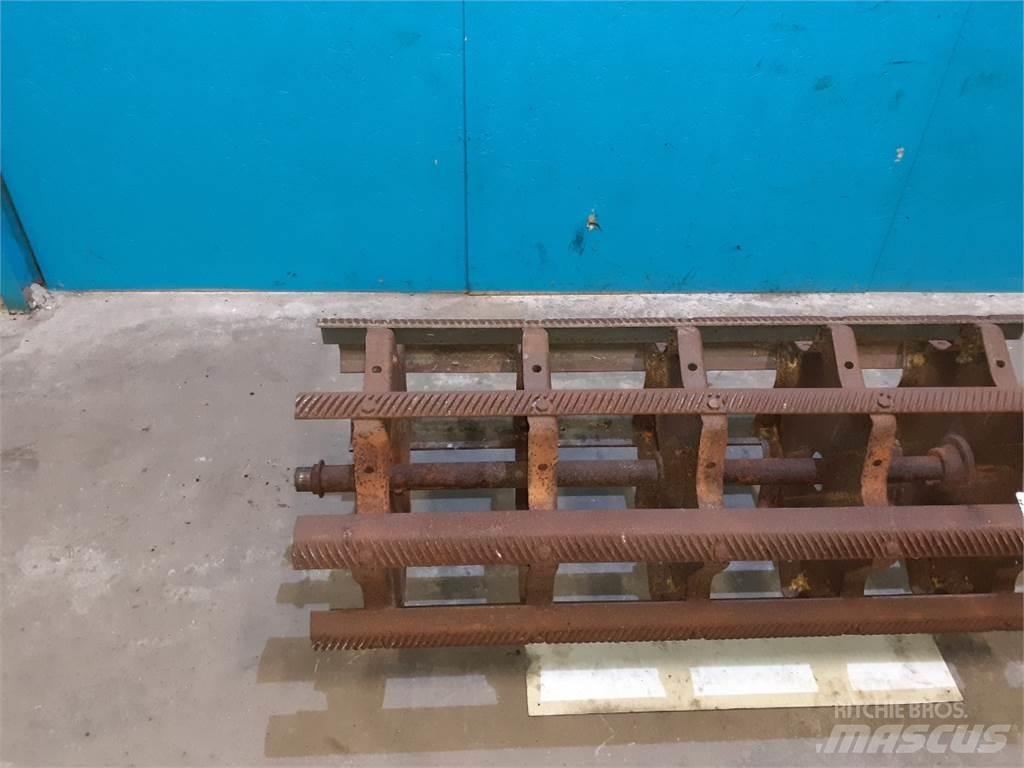 New Holland 8055 Accesorii combine agricole