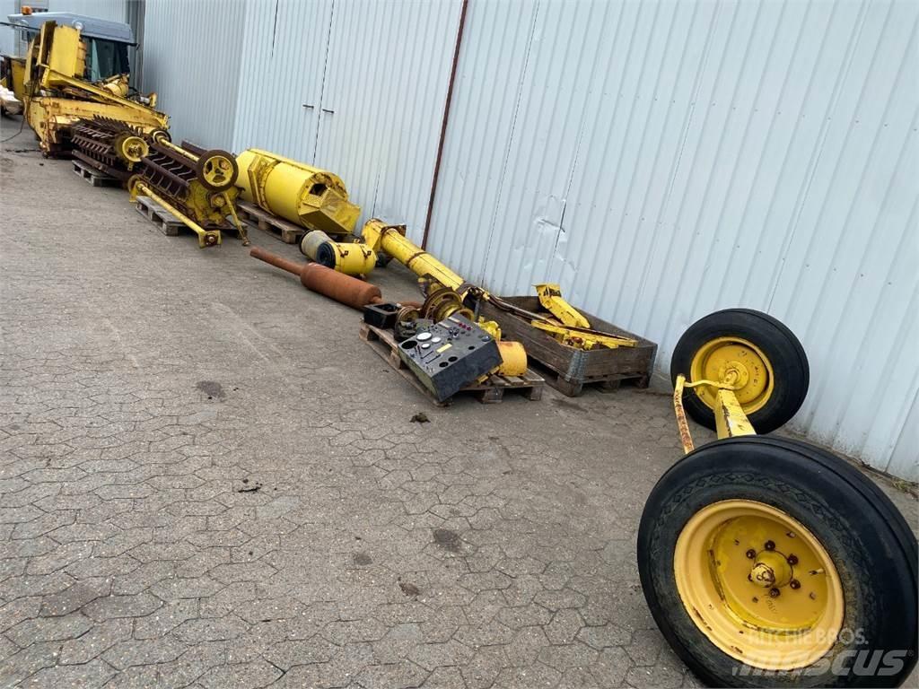 New Holland 8080 Combine de secerat