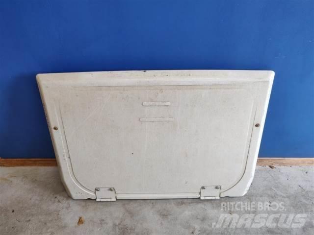 New Holland 8340 Cabine si interior