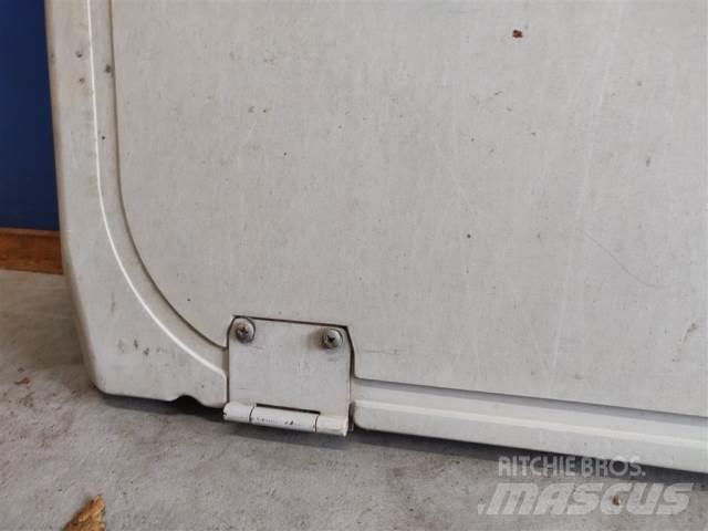 New Holland 8340 Cabine si interior