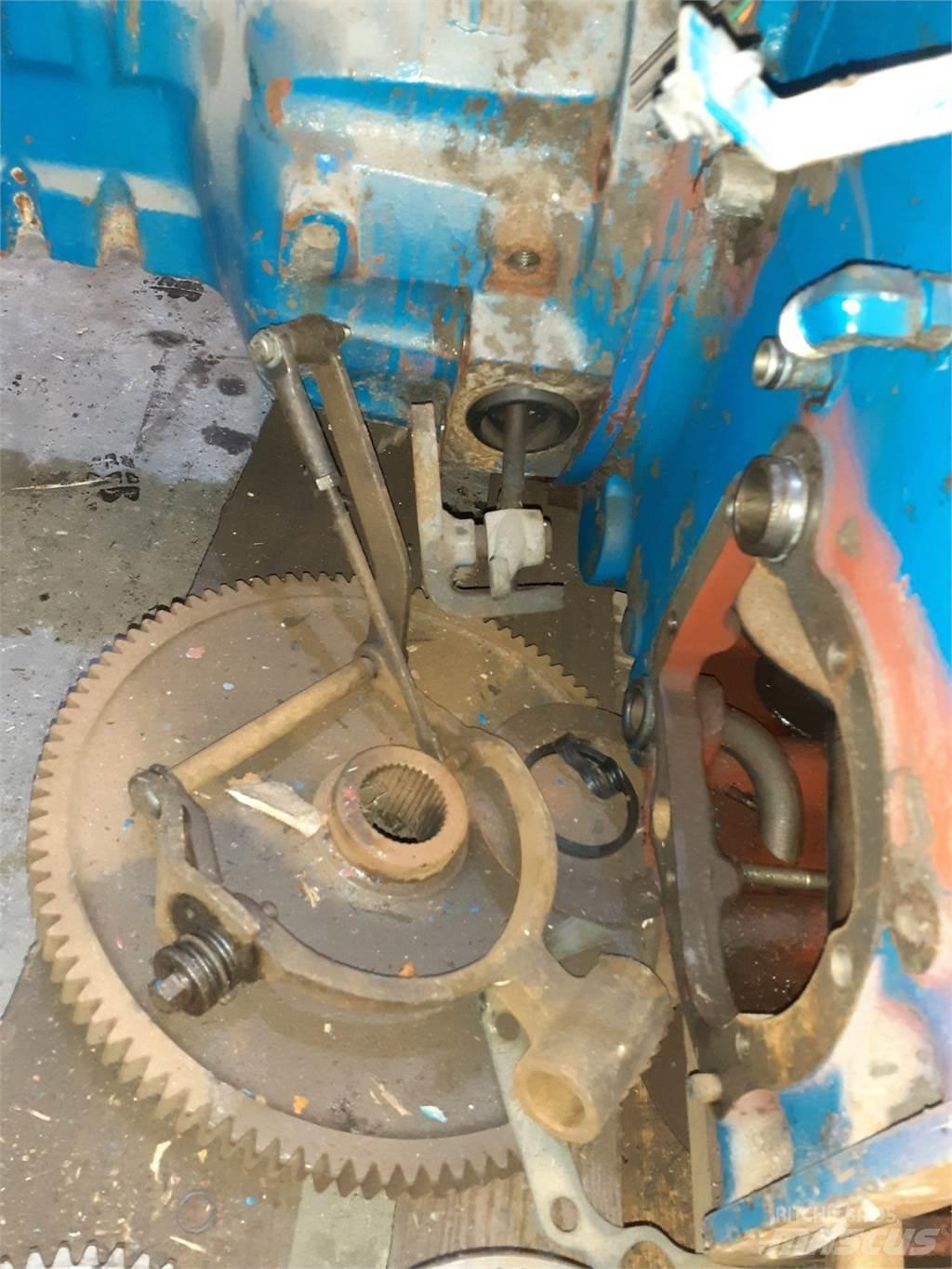 New Holland 8340 Transmisie
