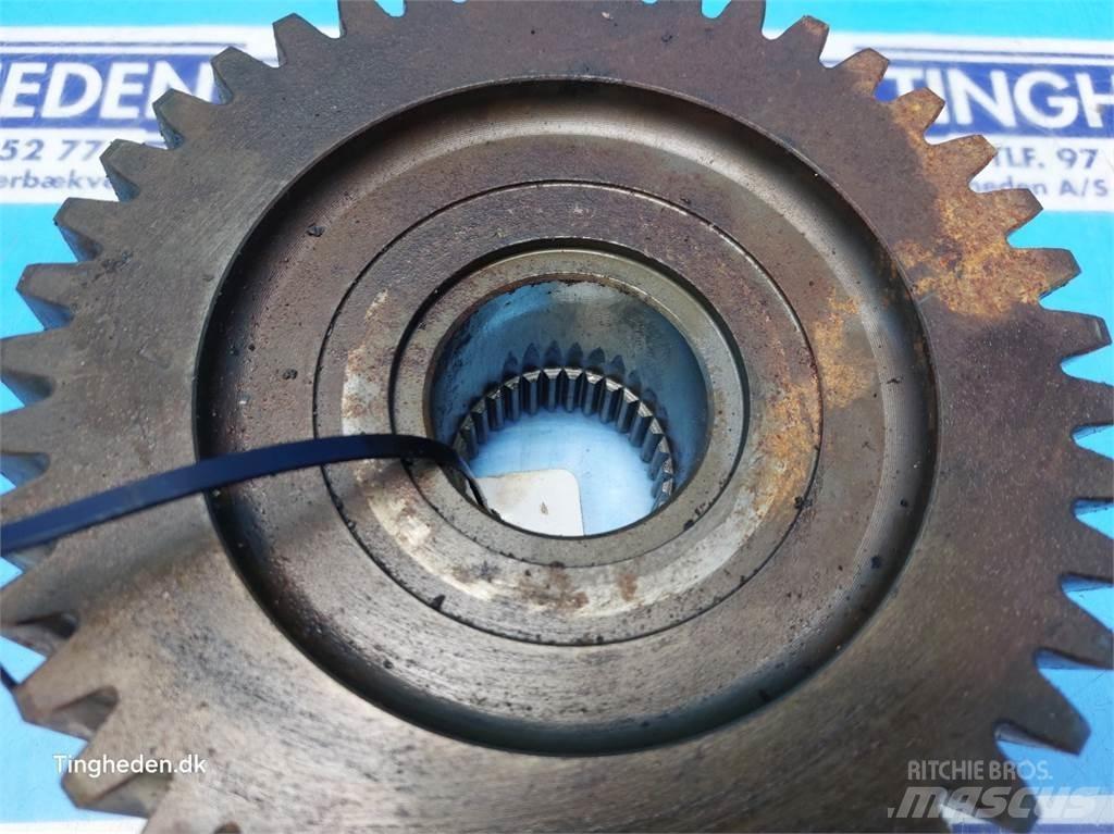 New Holland 8870 Transmisie