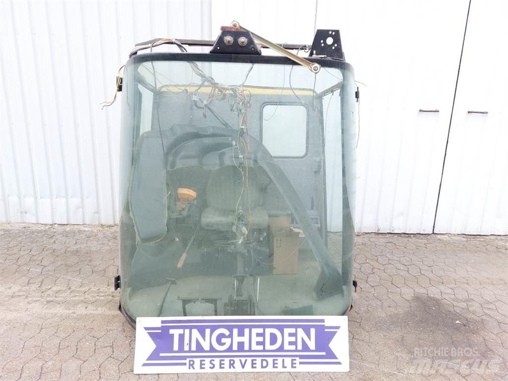 New Holland TF78 Cabine si interior