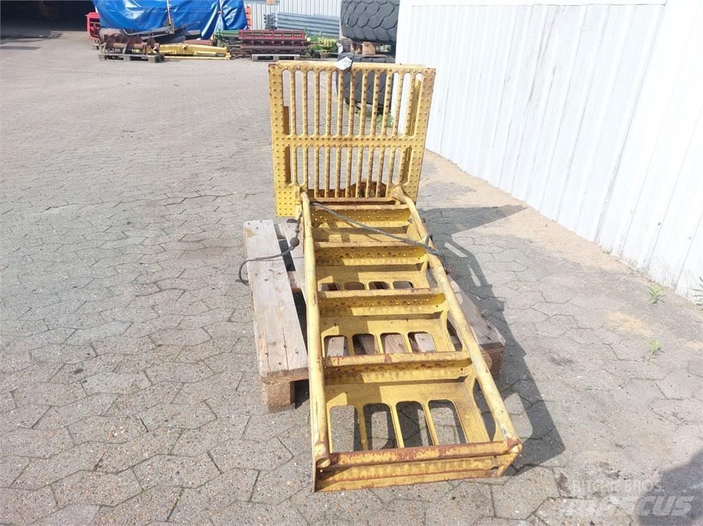 New Holland TF78 Cabine si interior