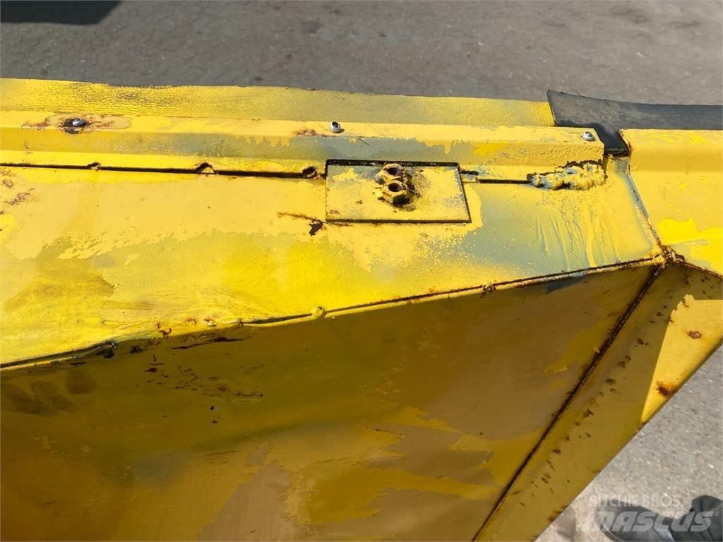 New Holland TX34 Dispersare nisip si sare