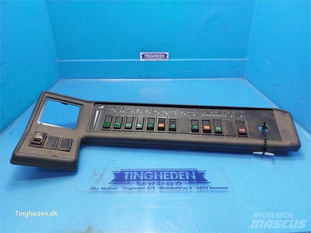 New Holland TX62 Cabine si interior