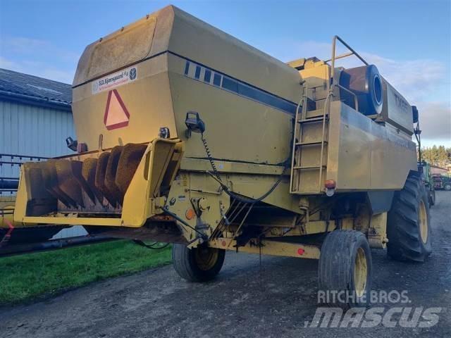 New Holland TX65 Combine de secerat