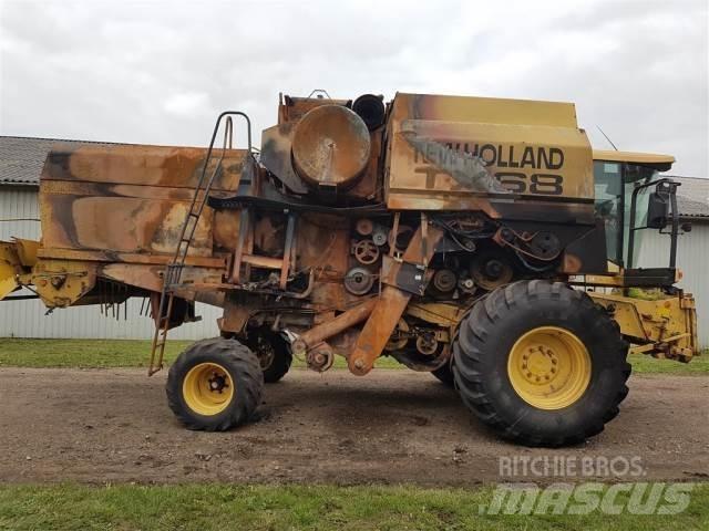 New Holland TX68 Combine de secerat