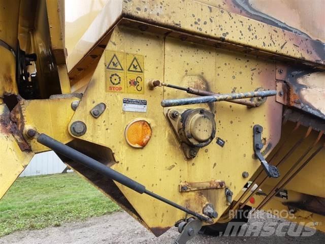 New Holland TX68 Combine de secerat
