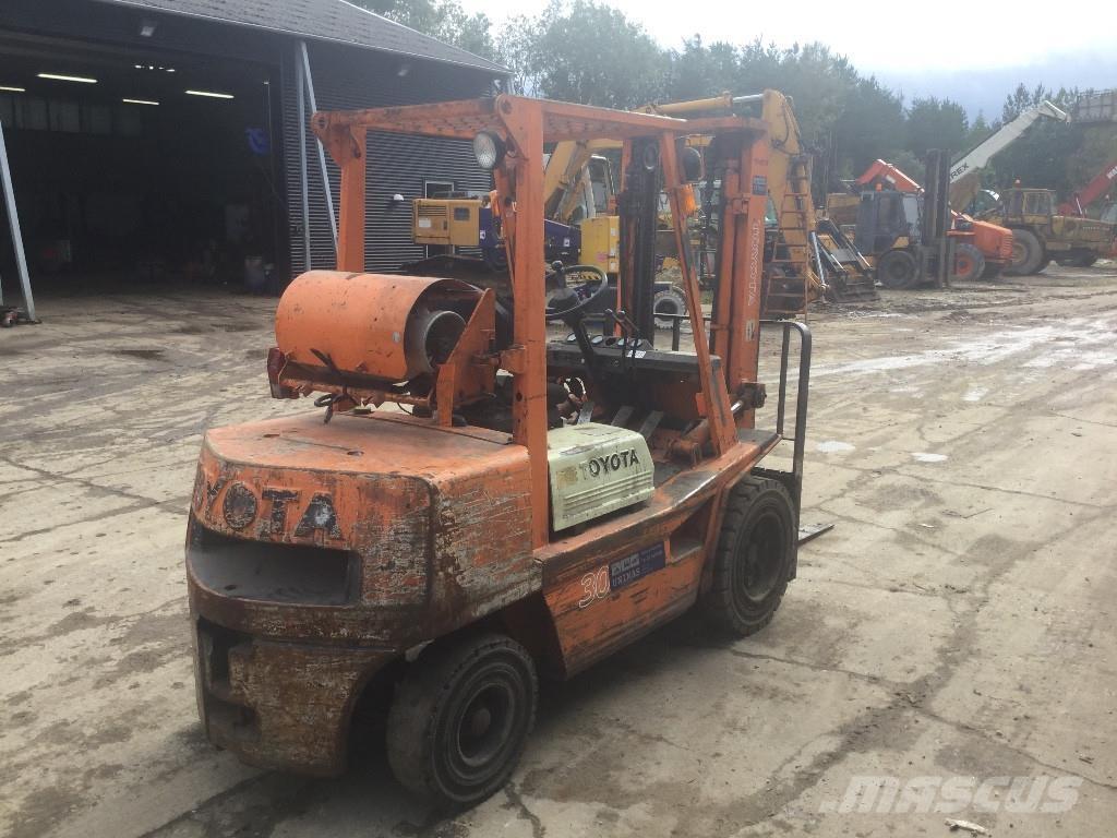 Toyota FG30 Strivuitoare-altele