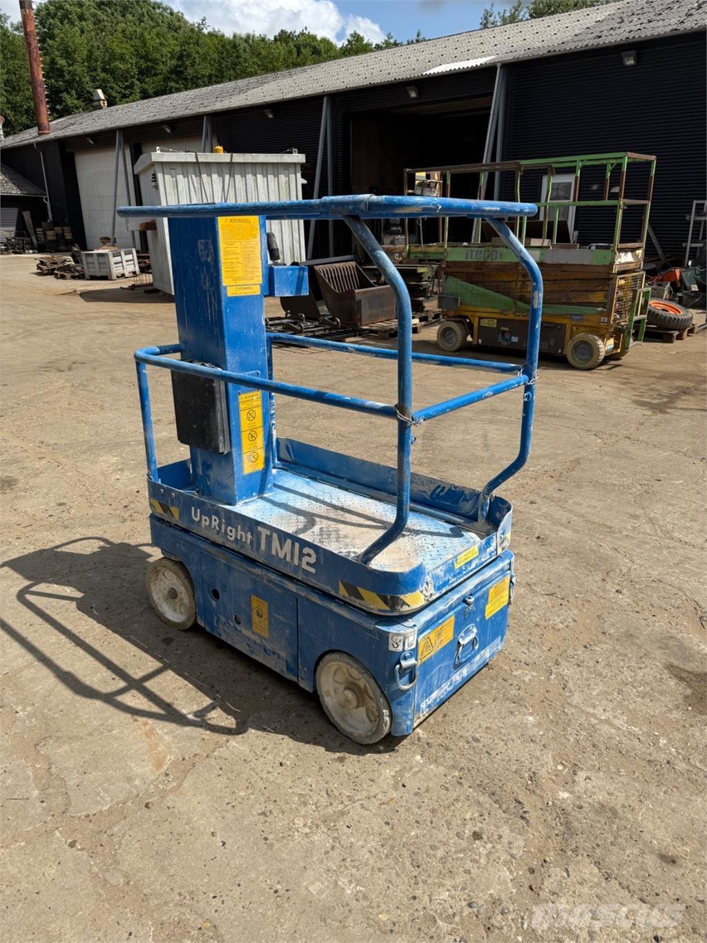 UpRight TM12 Ascensoare verticale catarg