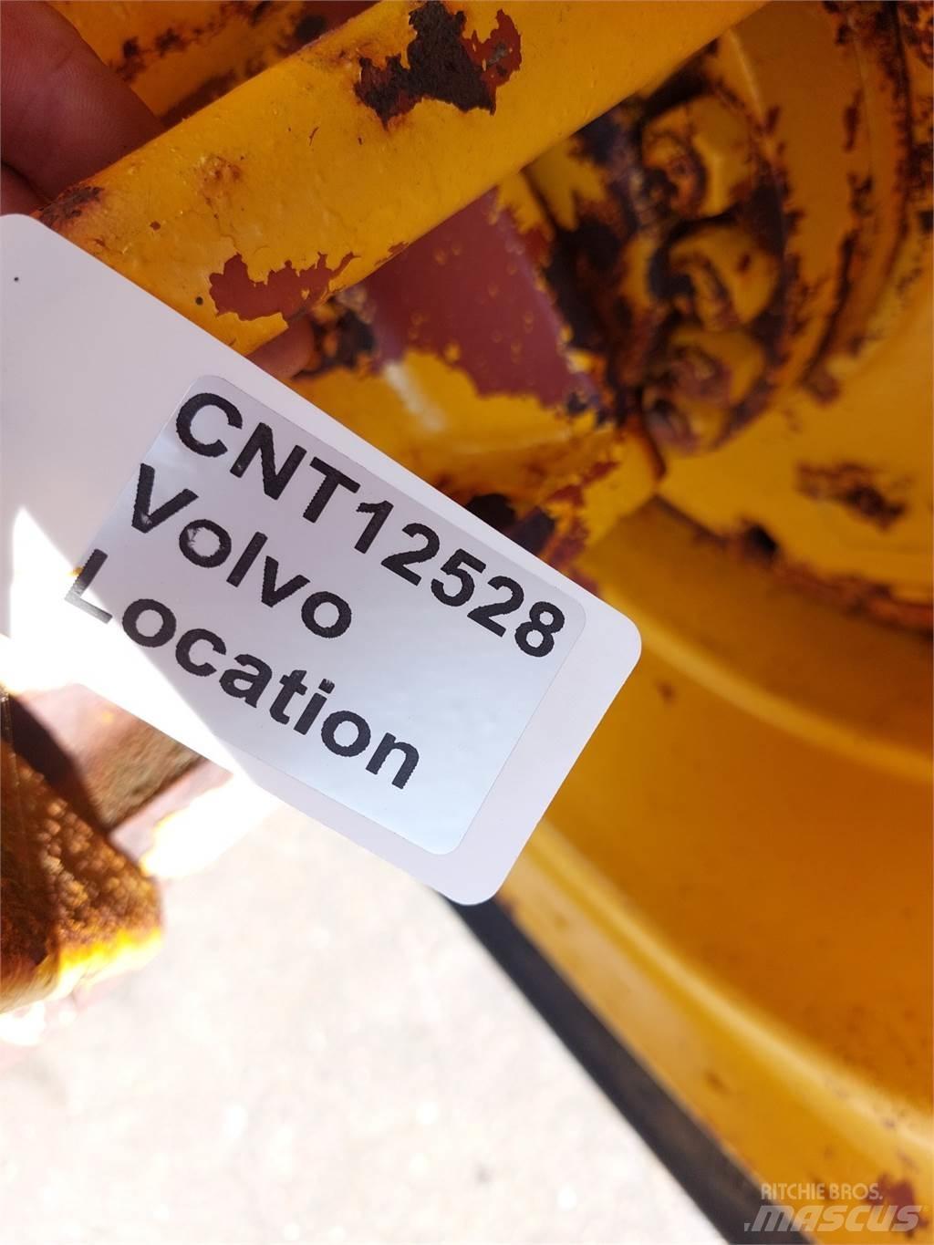 Volvo  Axe