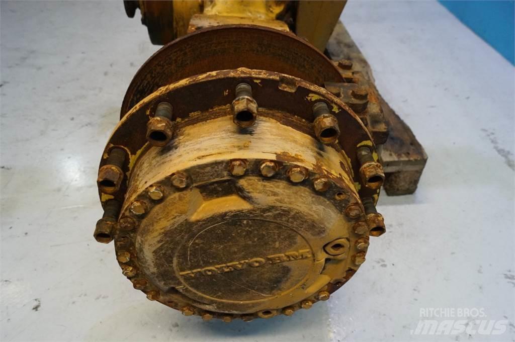 Volvo L120 Axe