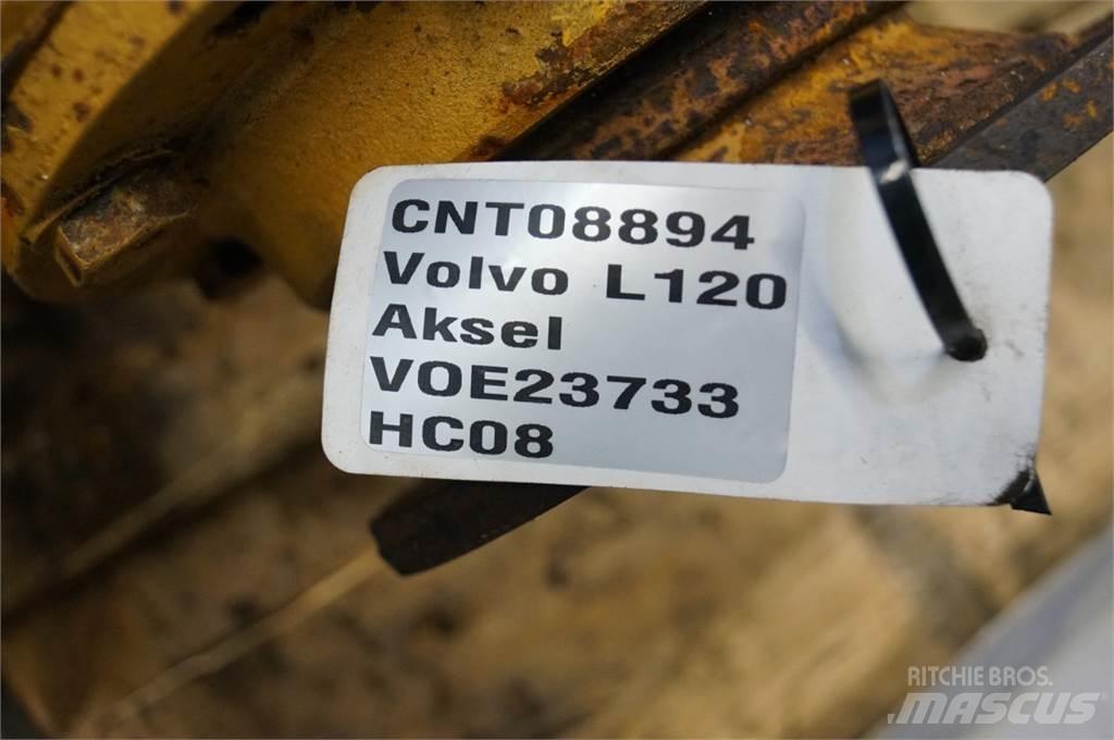 Volvo L120 Axe