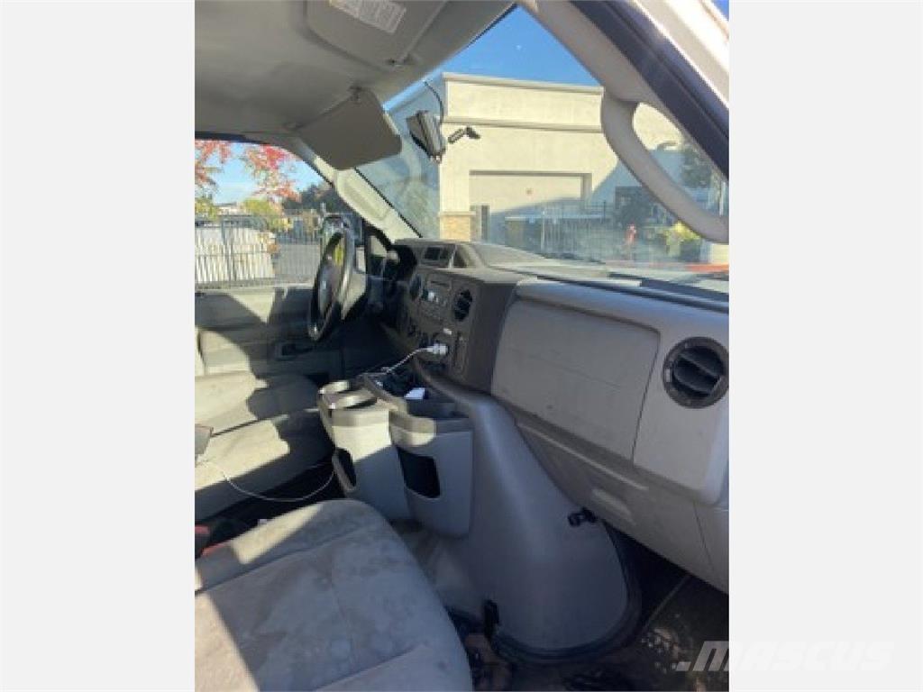 Ford E350 Autocamioane