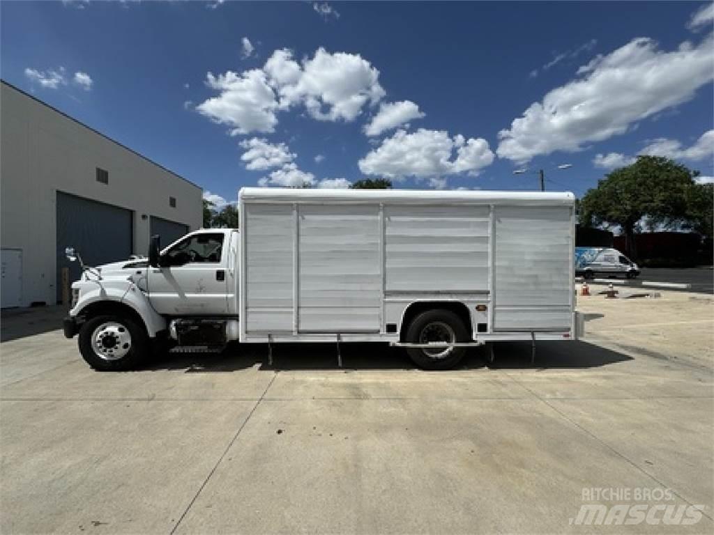 Ford F650 Camioane transport bauturi