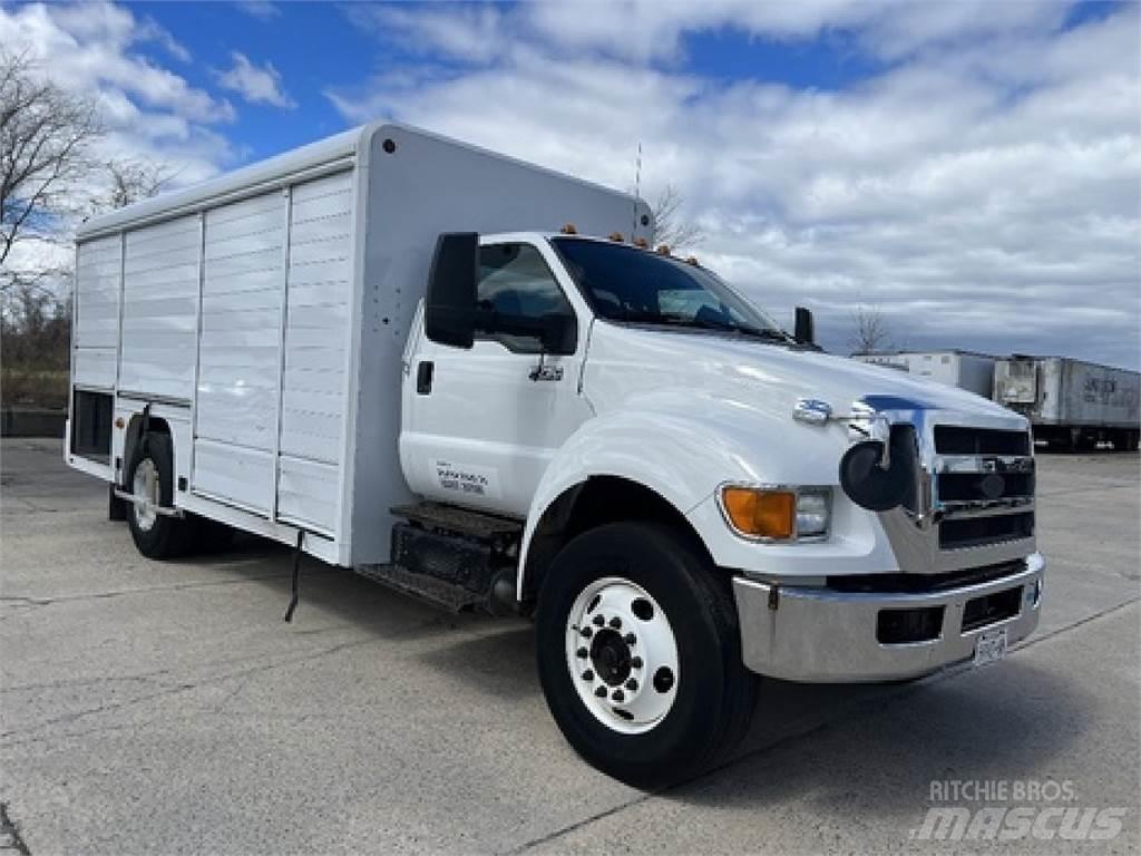 Ford F750 Camioane transport bauturi