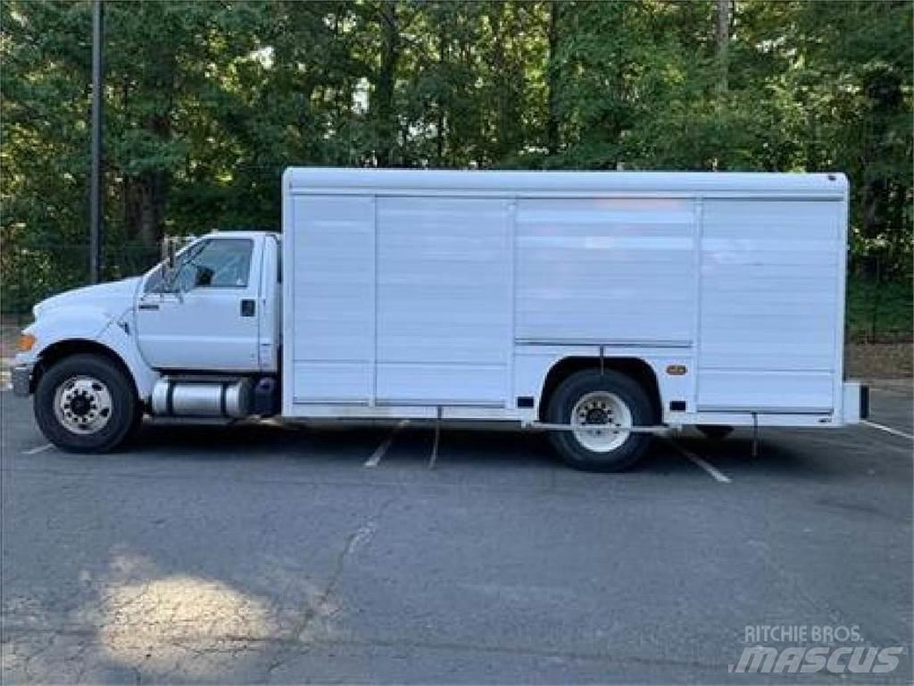 Ford F750 Camioane transport bauturi