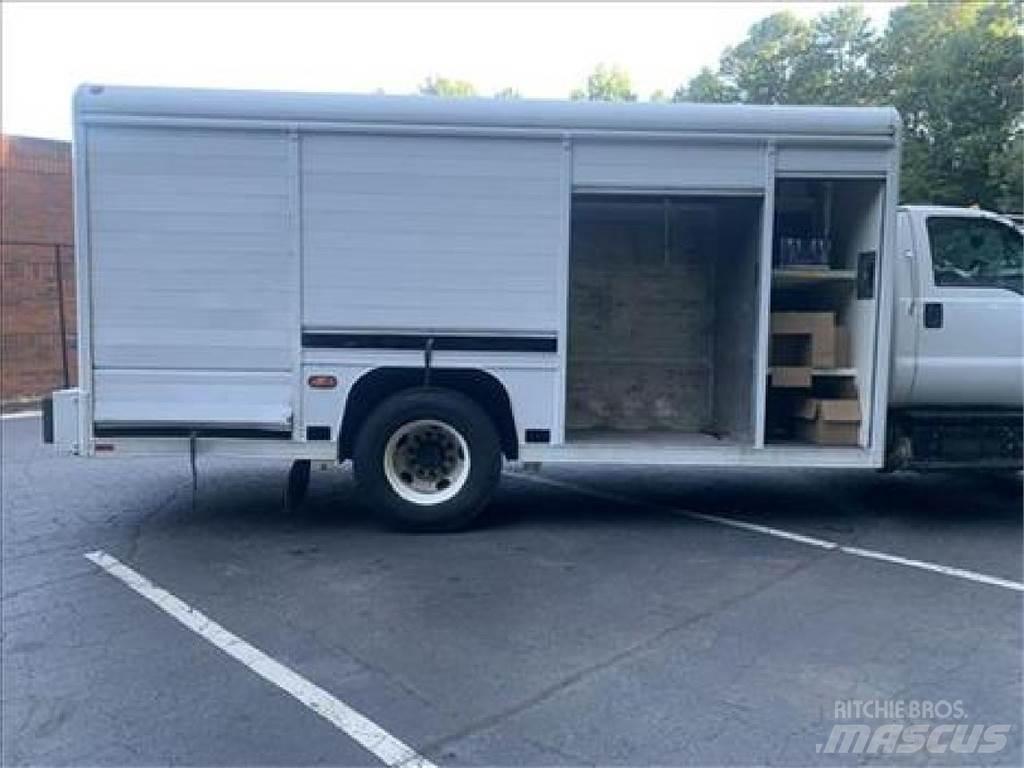 Ford F750 Camioane transport bauturi