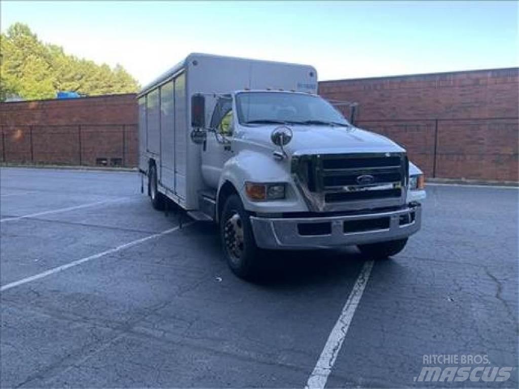 Ford F750 Camioane transport bauturi