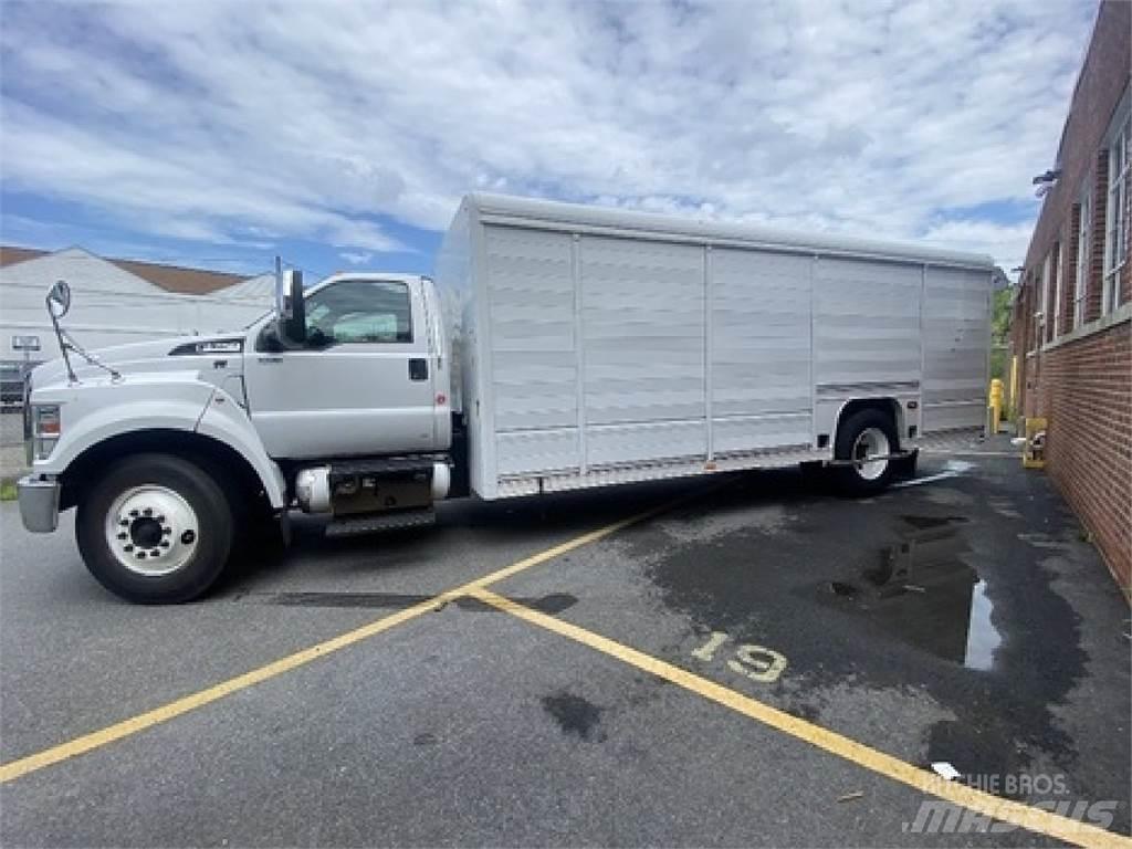 Ford F750 Camioane transport bauturi