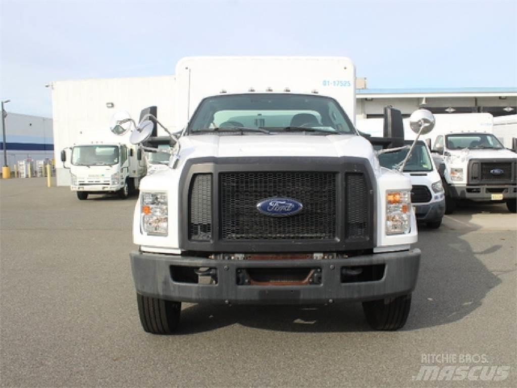 Ford F750 Camioane transport bauturi