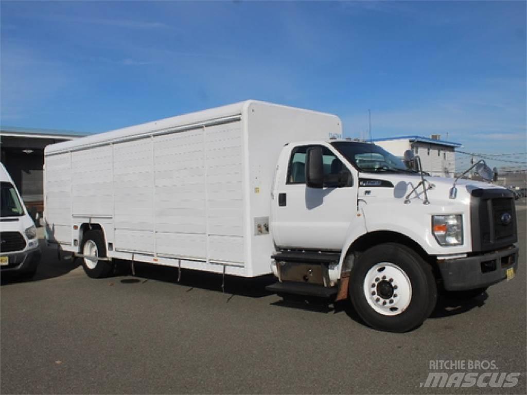 Ford F750 Camioane transport bauturi
