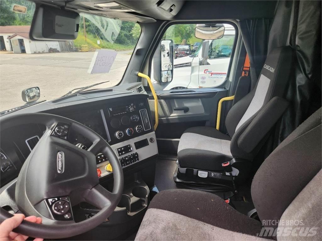Freightliner 126 Autotractoare