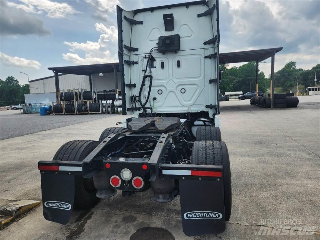 Freightliner 126 Autotractoare