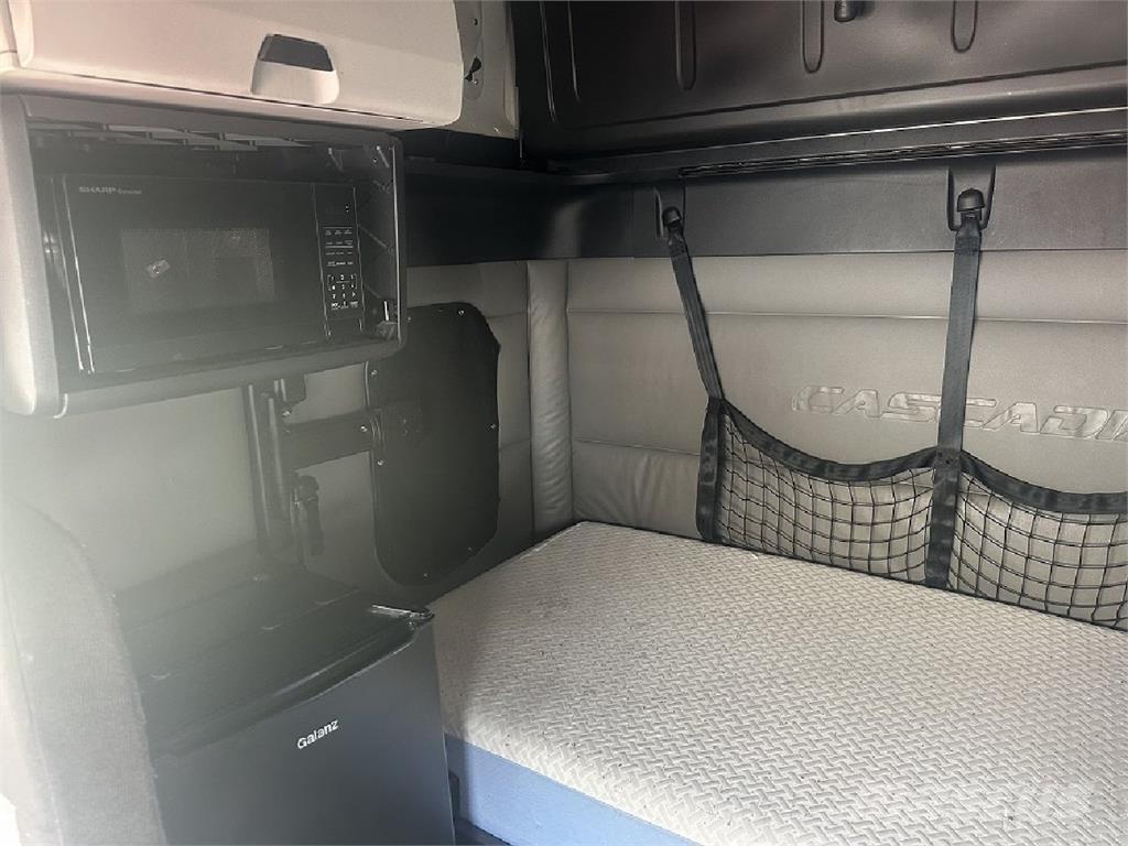 Freightliner CA126 Autotractoare