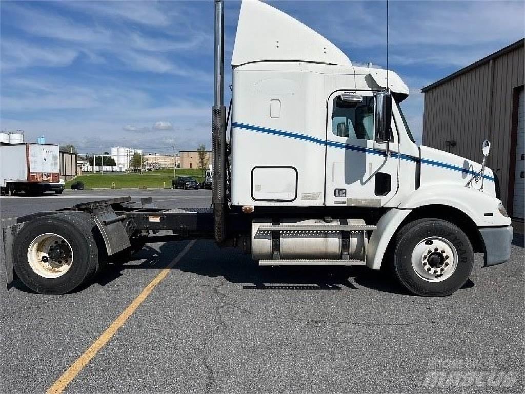 Freightliner CL112 Autotractoare