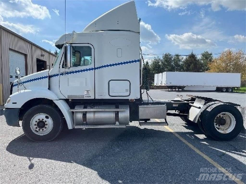 Freightliner CL112 Autotractoare