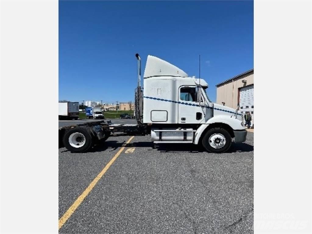 Freightliner CL112G Autotractoare