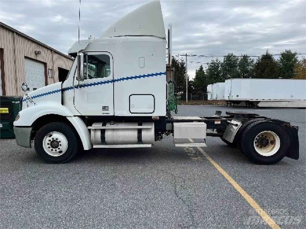 Freightliner CL112G Autotractoare