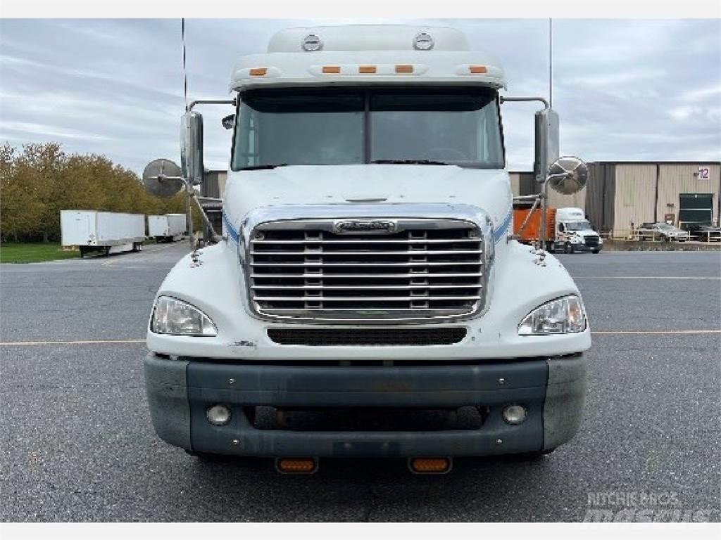 Freightliner CL112G Autotractoare