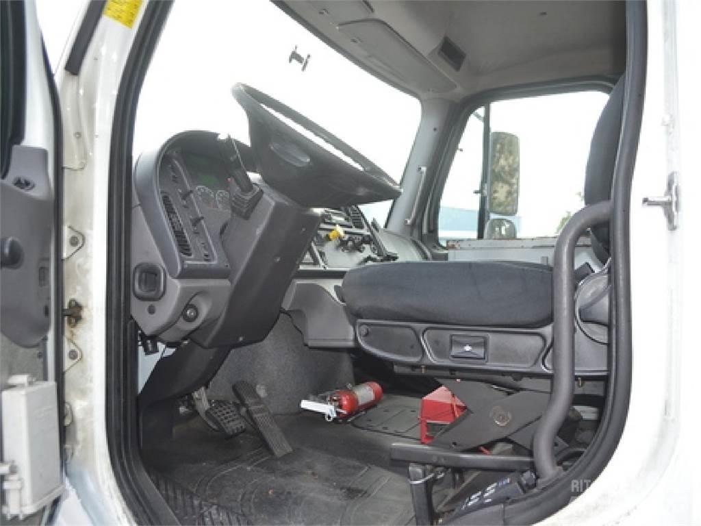 Freightliner M2 Camioane transport bauturi