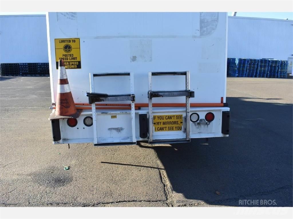 Freightliner M2 Camioane transport bauturi