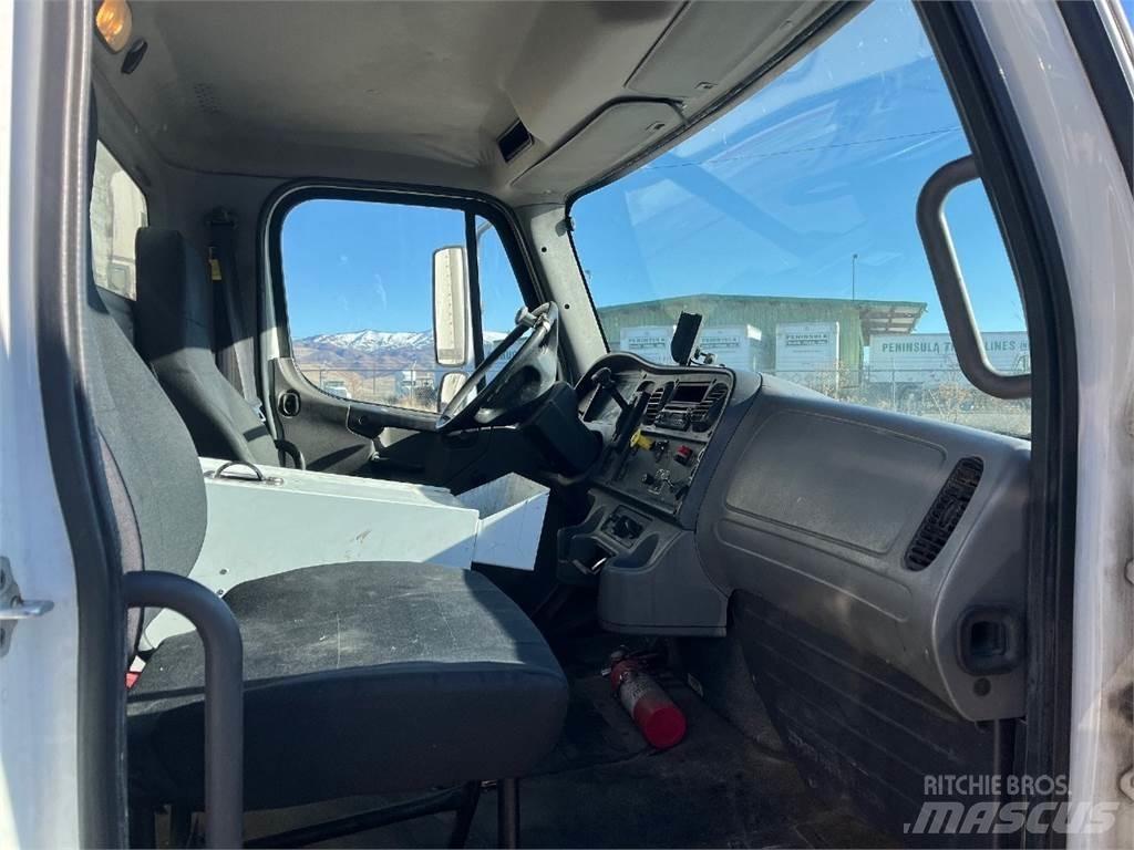 Freightliner M2 Camioane transport bauturi