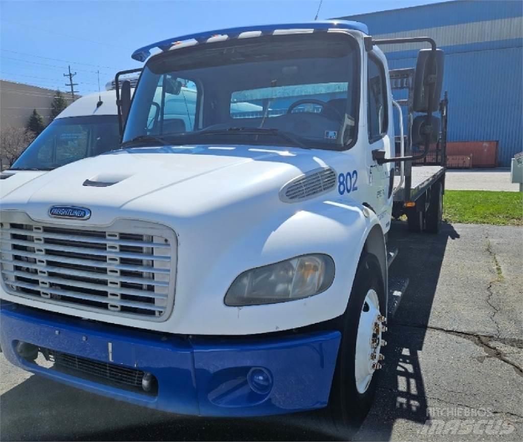 Freightliner M2 Camioane platforma/prelata