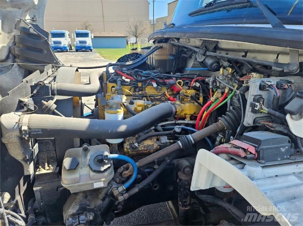 Freightliner M2 Camioane platforma/prelata